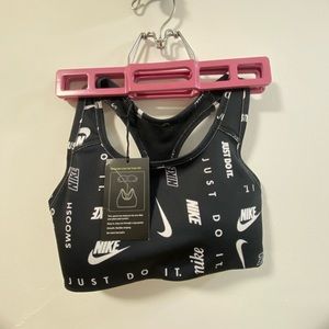 SOLD. Nike workout top NEW W/TAG